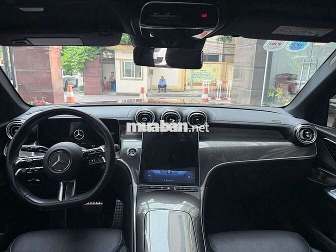 E cần bán mercedes glc300 sx 2023 xe đẹp lắm
