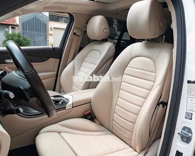 Mercedes GLC300 4Matic ĐKLĐ 2020 - Trắng Kem