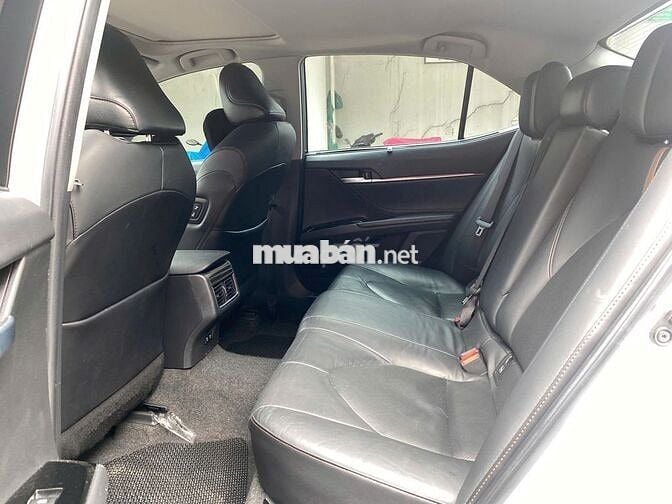 Camry 2021 2.5Q còn thương thảo giá