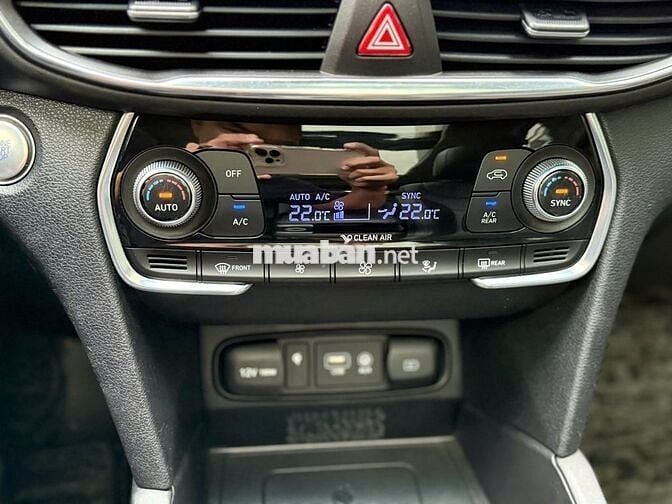 Hyundai Santa Fe 2019 2.2D Premium - 80000 km