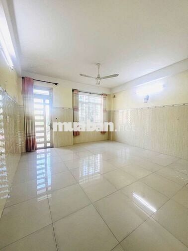 CHO THUÊ NHÀ 5X22( TRỆT+4LẦU+9 PHÒNG) CÓ THANG TẢI HÀNG 500KG