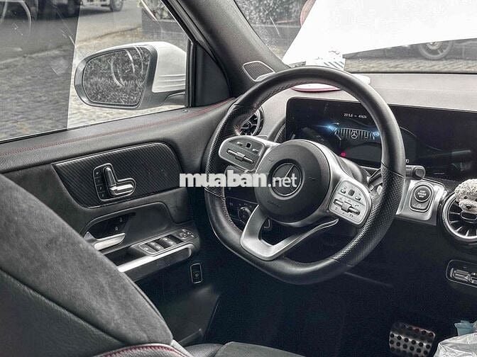 Mercedes Benz GLB 2021 35 AMG - 52000 km