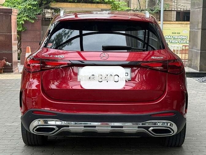 E cần bán mercedes glc300 sx 2023 xe đẹp lắm