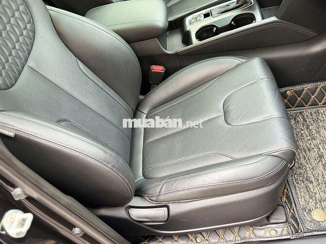 Hyundai Santa Fe 2019 2.2D Premium - 81000 km