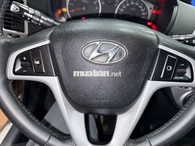 Hyundai i20 2011 1.4 AT - 149000 km