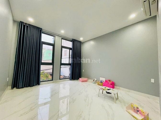 Giá 2tỷ390 bao sang tên ngay Cô Giang, Phú Nhuận đối diện chợ - 48m2 