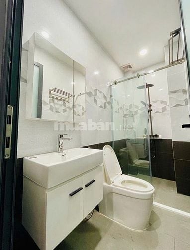 Giá 2tỷ390 bao sang tên ngay Cô Giang, Phú Nhuận đối diện chợ - 48m2 