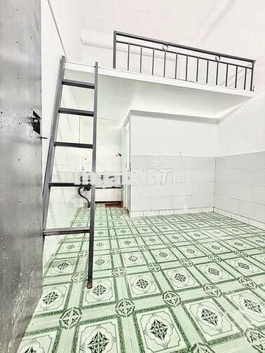 Phòng mới Ngã tư 550 gần Vicom Không Chủ, giờ tự do, Gác cao,Sạch sẽ