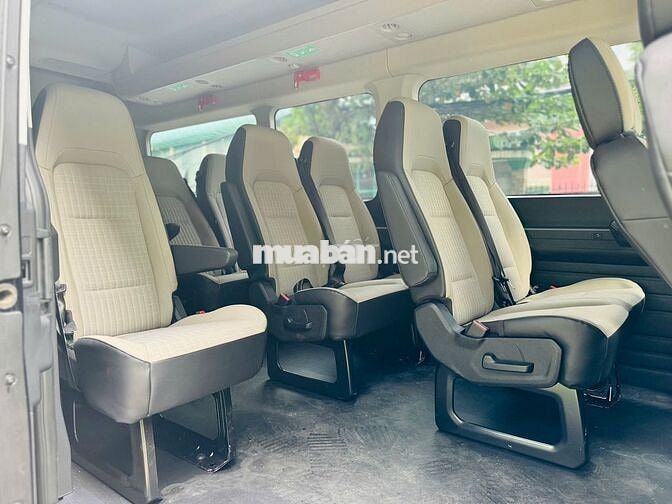 Ford Transit 18 chổ 2025, bảo hành 2028, vay 70%