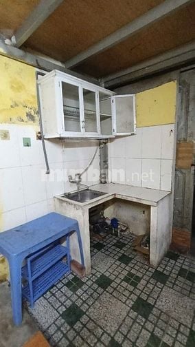 Cho thuê cả nhà cấp 4 có 3 tầng