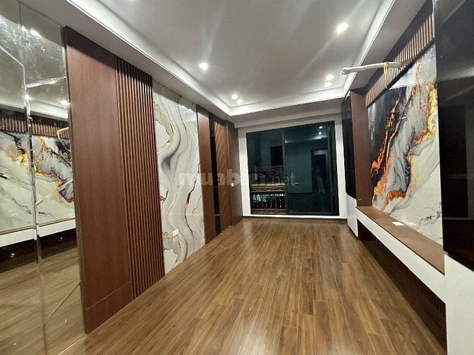 Bán nhà mới phân lô ô tô Ngọc Hồi 50m, 5 tầng 9 tỷ