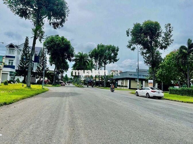 CHO THUÊ MẶT BẰNG MẶT TIỀN KDC NAM LONG BÁN ĂN KẾT HỢP. 200MV. 4TR5.