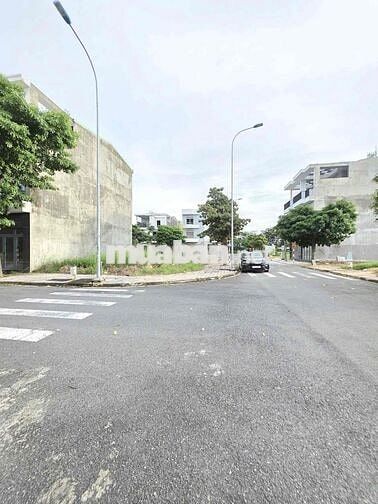 cho thuê mb văn phòng kinh doanh. toà nhà ngay big c gô dĩ an