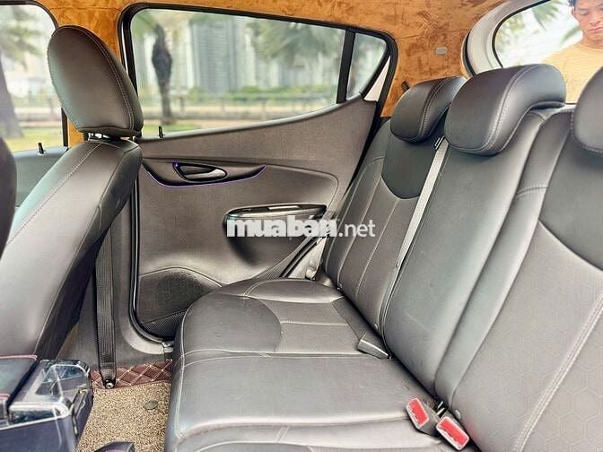 VinFast Fadil Plus 2022 - Màu trắng  - 5v5km