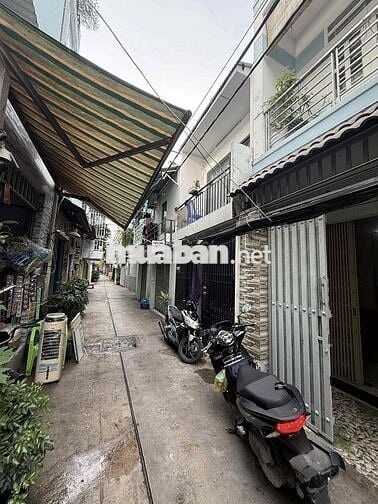 Bán nhà 4x9m 2 lầu +sân thượng Hẻm 902 Tạ Quang Bửu P5Q8