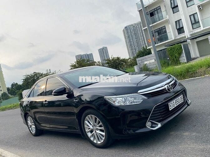 Camry 2.0E sản xuất 2017 đi đúng 76 ngàn km