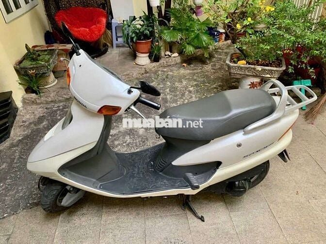 Gia đình bán xe Spacy Nhật nữ ít sử dụng