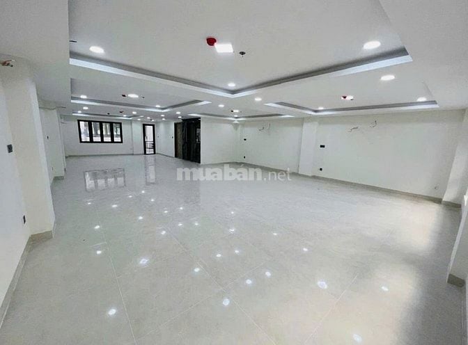 NHÀ MỚI XÂY NGAY VÒNG XOAY LĂNG CHA CẢ - 450A ĐƯỜNG LÊ VĂN SỸ