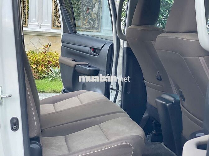 Toyota Hilux 2019  - 76000 km nguyên zin