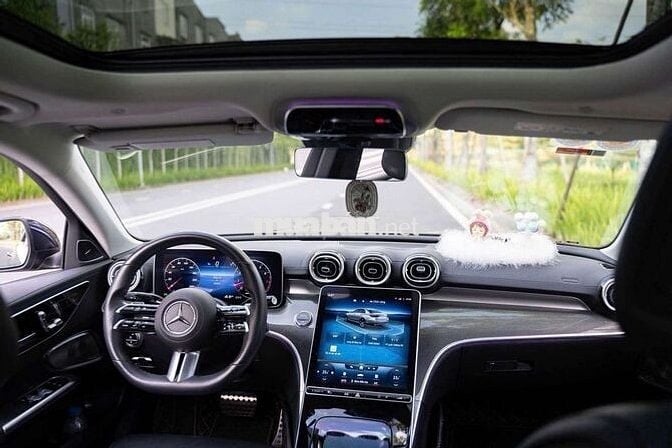 E cần bán mercedes C300 AMG - sx 2022