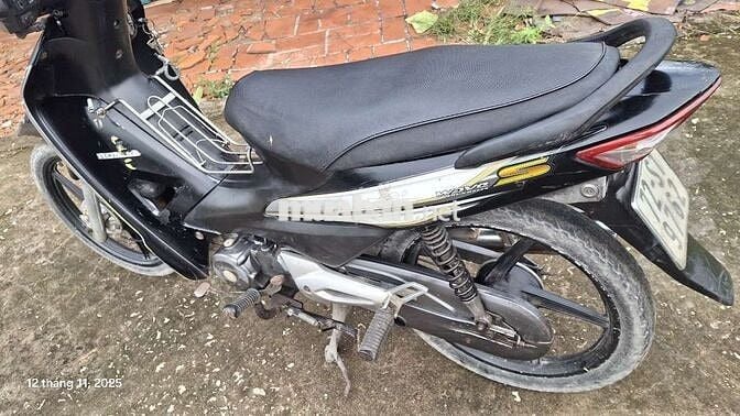 E dư 1 xe wave s100 cần bán lai máy moc chay êm ru