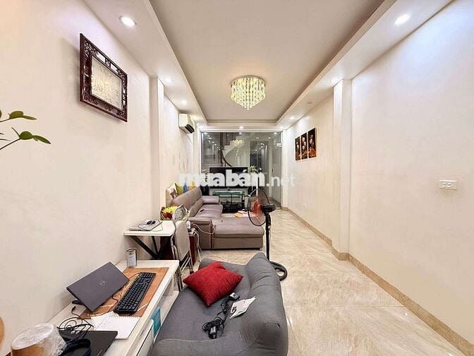 Bán nhà Phố Hoàng Ngân, 52m2, ô tô đỗ cửa, kinh doanh, 13.3 tỷ!