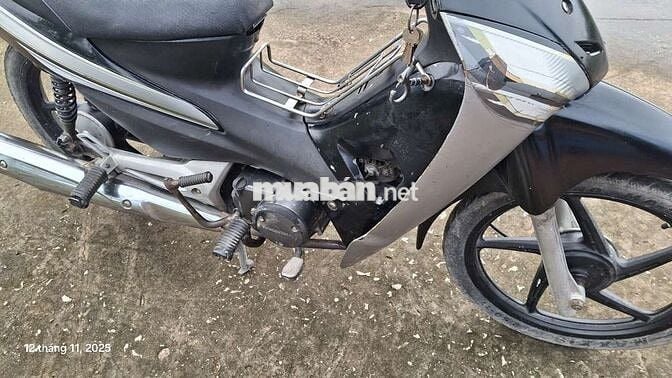 E dư 1 xe wave s100 cần bán lai máy moc chay êm ru