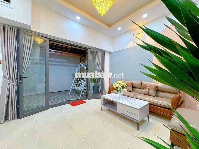 Nhà Đường số 6, hẻm xe hơi, 52m2, giá 2tỷ3