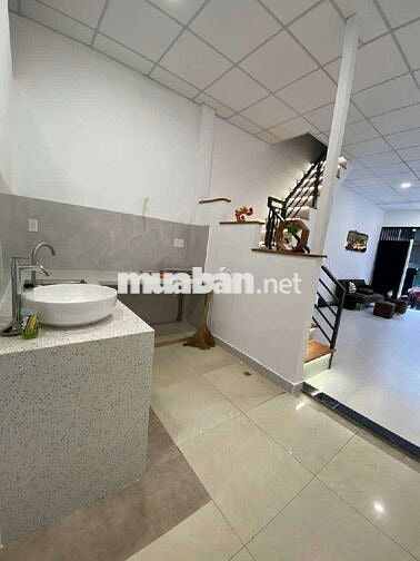 Bán nhà 1 trệt+1 lầu nở hậu tài lộc đường Bình Tiên