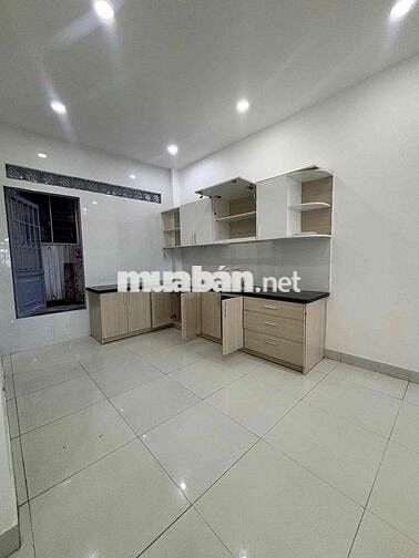 🟡CHO THUÊ NHÀ 3 TẦNG MT LÊ THẠCH, 4 pn , SÁT BẾN XE