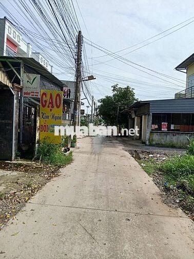 Đất đẹp cao ráo ngay chợ khu trung tâm sầm uất