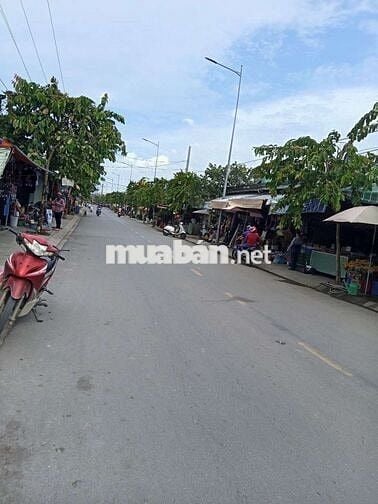 Đất đẹp cao ráo ngay chợ khu trung tâm sầm uất