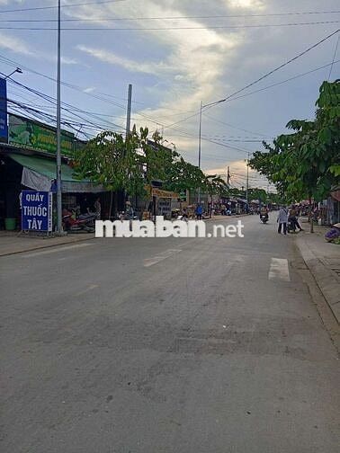 Đất đẹp cao ráo ngay chợ khu trung tâm sầm uất