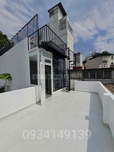 Nhà mới 100%. MT Ngô Gia Tự. Ngang 6,25NH. 325m2 SD. 6 tầng, thang máy