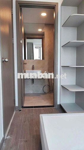 Nhà có 2 Căn cần bán; View Hồ bơi và View TP. LH Xem nhà thực tế.