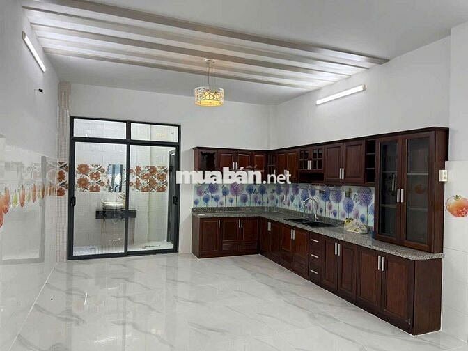 Nhà khu tên lửa 5 x 20 có 3 lầu 5pn 5wc sân thượng