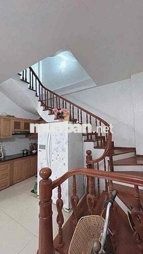 GIÁP BÁT CẠNH TRƯỜNG C1,2-37M2-5T- 9.5TỶ(CTL) 15M RA OTo- THÔNG 3 NGÕ