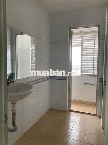 Bán căn hộ cao ốc A Ngô Gia Tự, lầu 3, DT: 73m²