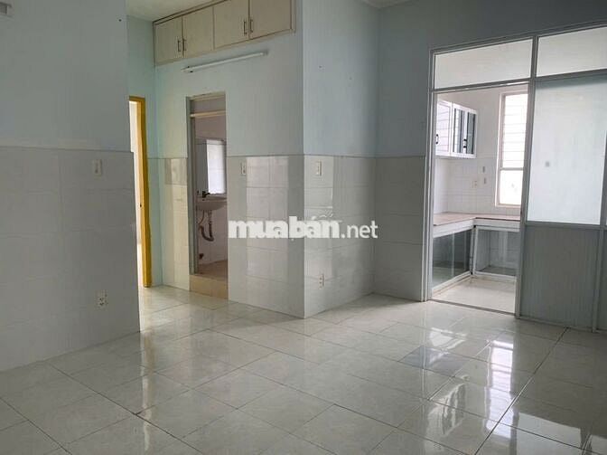 Bán căn hộ cao ốc B Ngô Gia Tự, lầu cao, Quận 10.