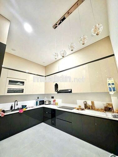 Nhà đẹp full nội thất 5 x 15 có 3 lầu 4pn 5wc sân thượng