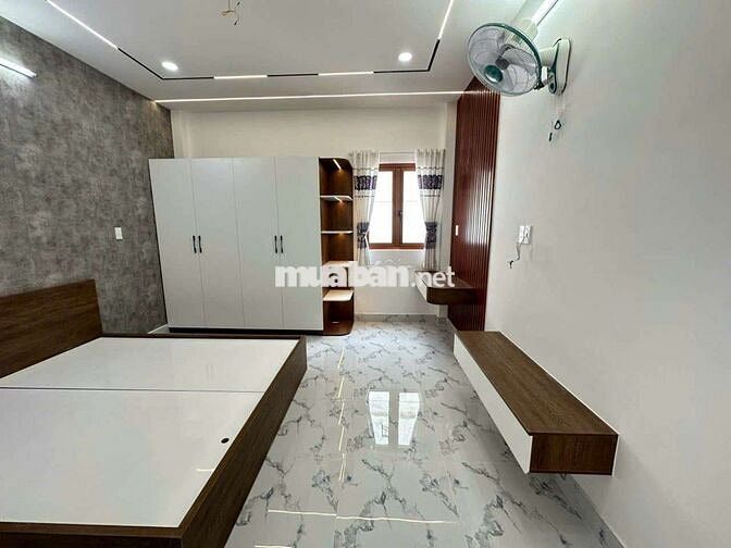 Nhà đẹp full nội thất 5 x 15 có 3 lầu 4pn 5wc sân thượng