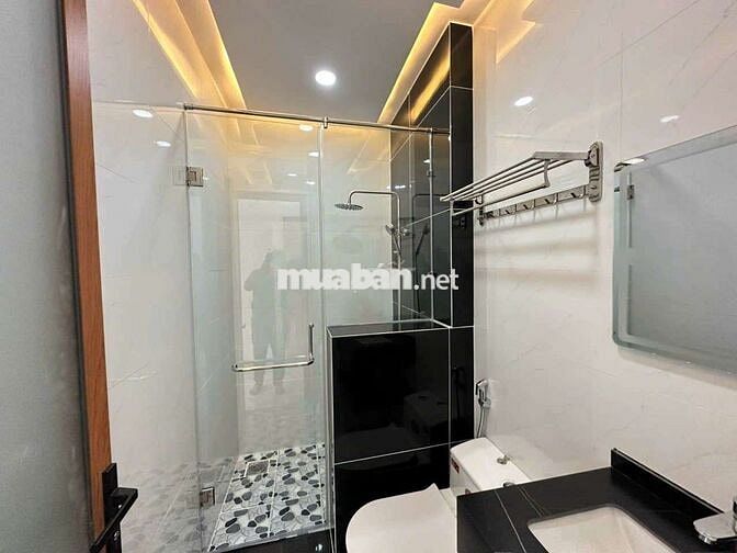 Nhà đẹp full nội thất 5 x 15 có 3 lầu 4pn 5wc sân thượng