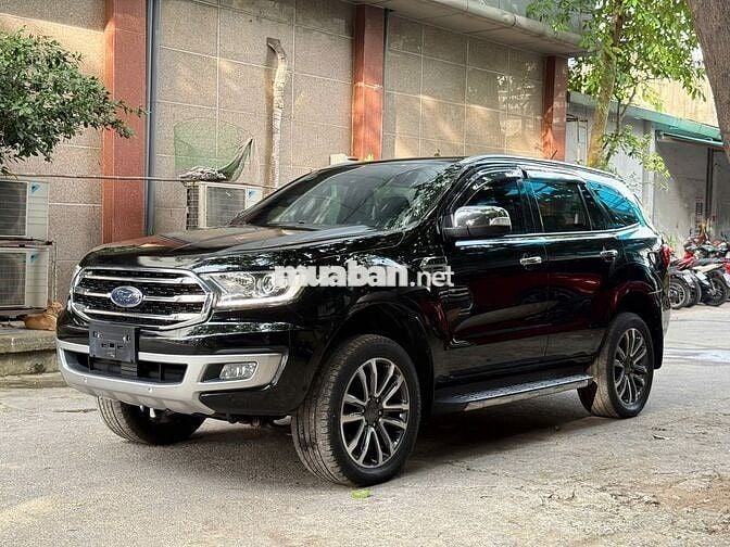 Everest Titanium 4x4 9v giá 790tr