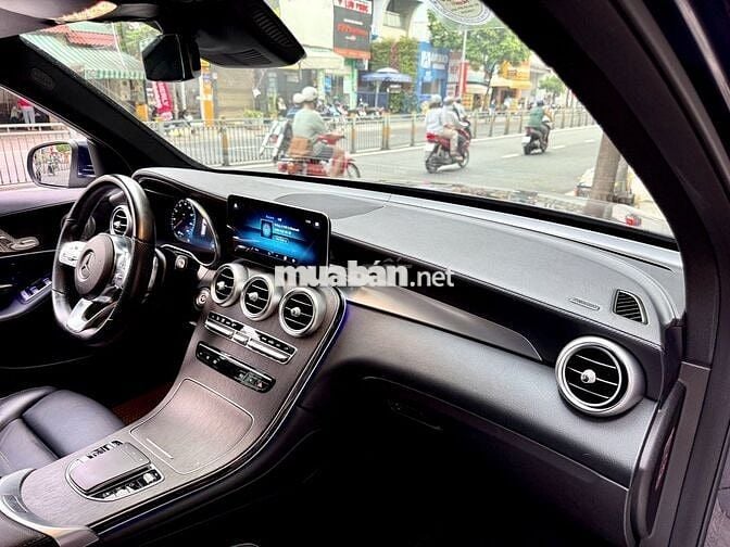 GLC 300 2021 odo 6,6v giá 1 tỷ 530