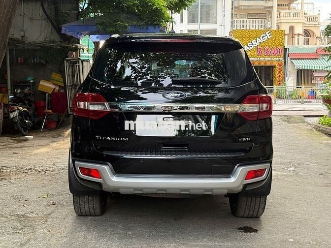 Everest Titanium 4x4 9v giá 790tr