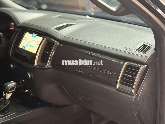 Everest Titanium 4x4 9v giá 790tr