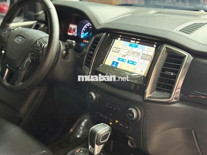 Everest Titanium 4x4 9v giá 790tr