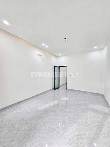 BÁN NHÀ 1 TRỆT 1 LẦU 1 HOÀN THIỆN GẦN KDC - P. TÂN PHONG 3ty550