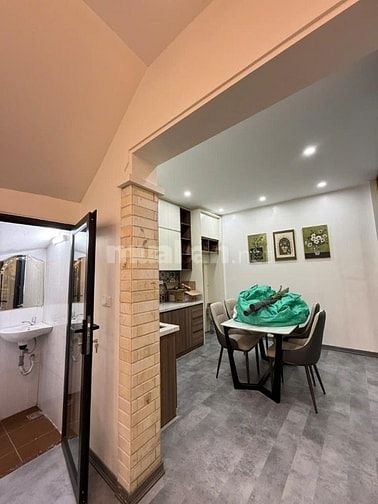 GẤP - Nhà Ngõ 79 Cầu Giấy - 40M - 4 tầng - MT 3,5M - lô góc - 11.5 tỷ