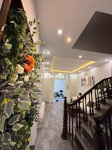 GẤP - Nhà Ngõ 79 Cầu Giấy - 40M - 4 tầng - MT 3,5M - lô góc - 11.5 tỷ